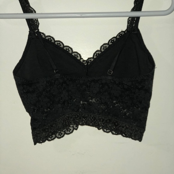 Laced crop top - Picture 3 of 3